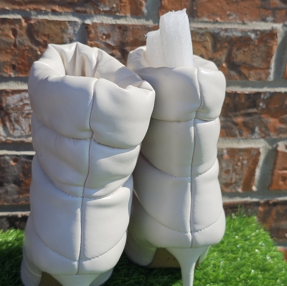 Steve Madden Cloak Puffer Style boot, Women's Size 7.5 - Picture 5 of 10